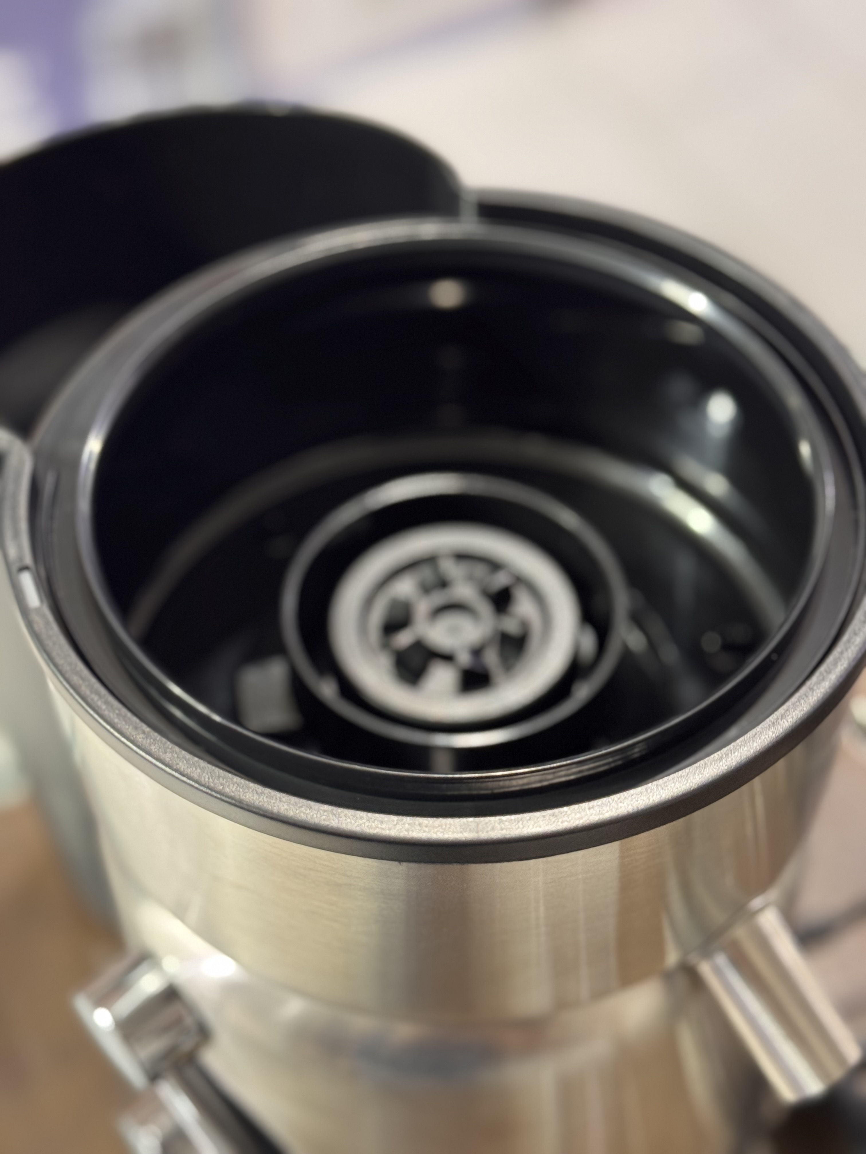 آبمیوه گیری ولتون مدل WJU-107