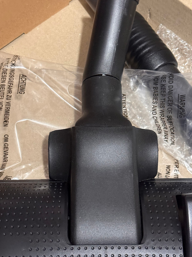 جاروبرقی رانکو Runko مدل RK-VC135 | جاروبرقی قدرتمند با طراحی مدرن