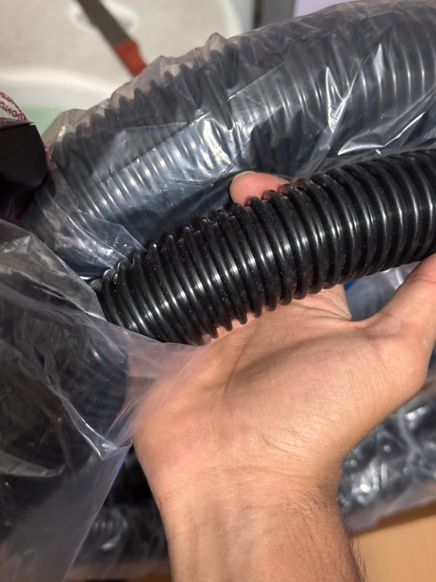 جاروبرقی رانکو Runko مدل RK-VC136 | توان 2400 وات با فیلتر HEPA 12