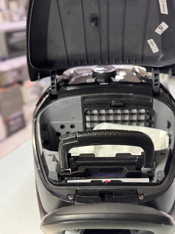 جاروبرقی رانکو Runko مدل RK-VC136 | توان 2400 وات با فیلتر HEPA 12