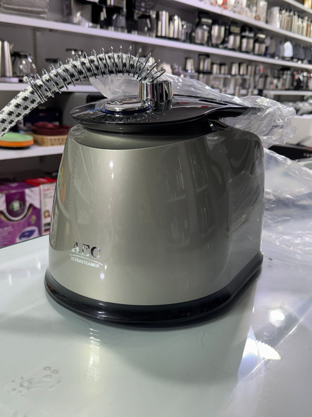 بخارگر ایستاده AEC مدل GS-820 با میز اتوکشی
